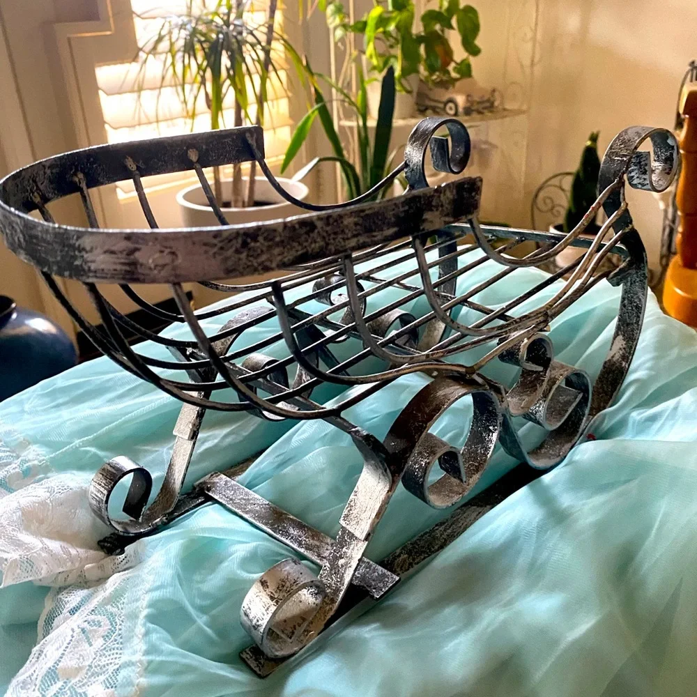 LARGE METAL CHRISTMAS SLEIGH - Picture 3 of 5
